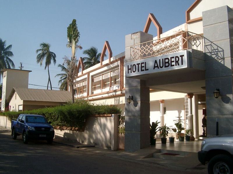 Hotel Aubert Ziguinchor Esterno foto